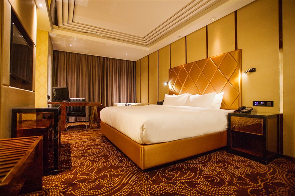Voco Nanjing Oriental Pearl Hotel Buitenkant foto